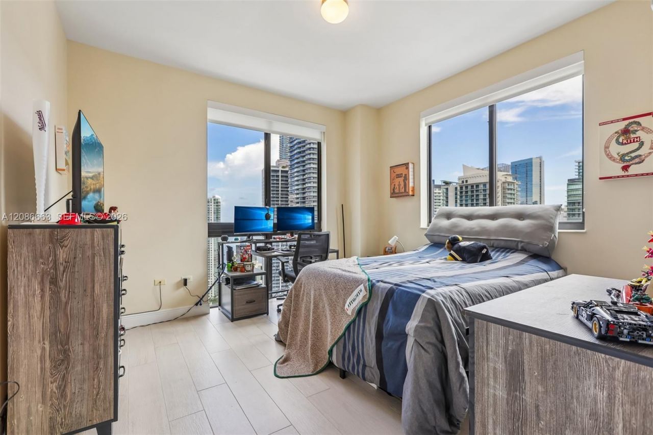 999 SW 1st Ave, Unit UPH12, Miami, FL 33130 Photo