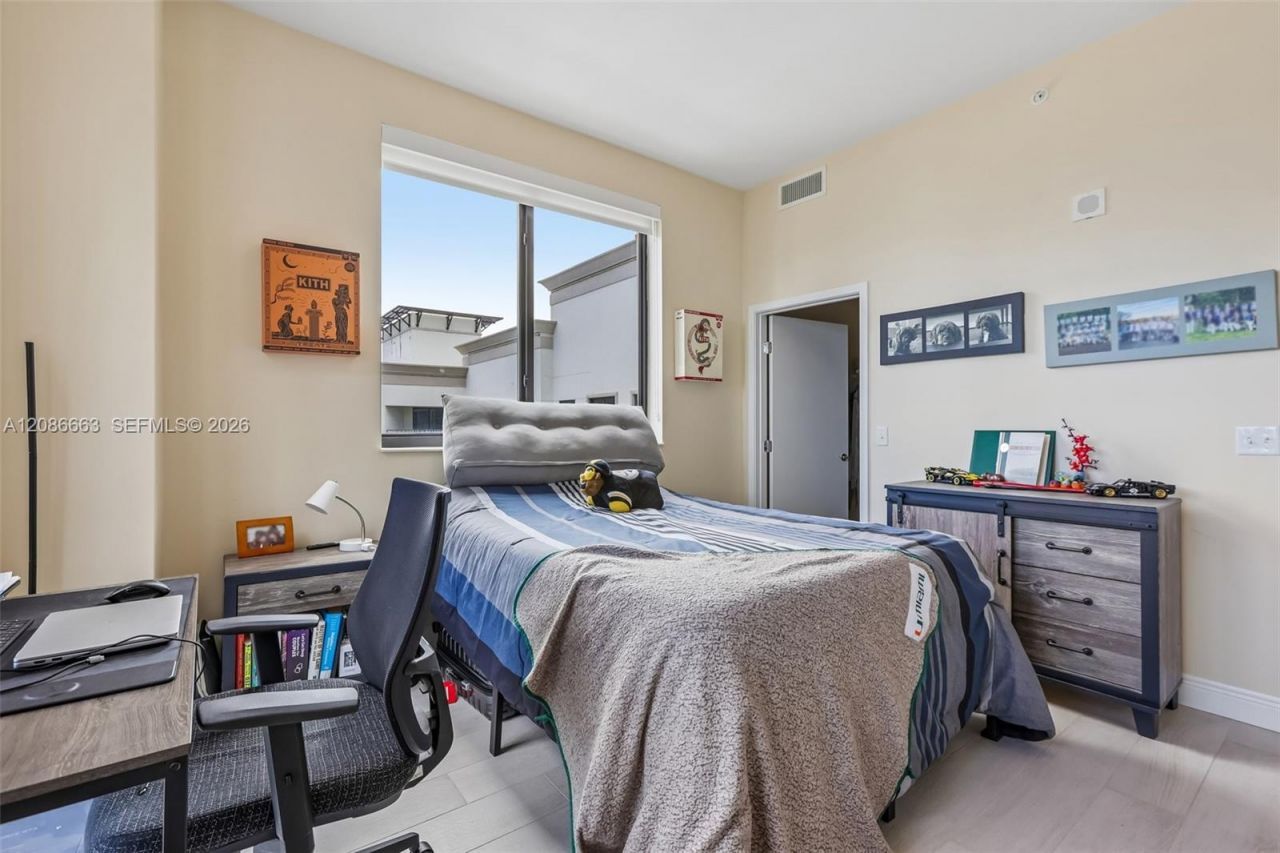999 SW 1st Ave, Unit UPH12, Miami, FL 33130 Photo