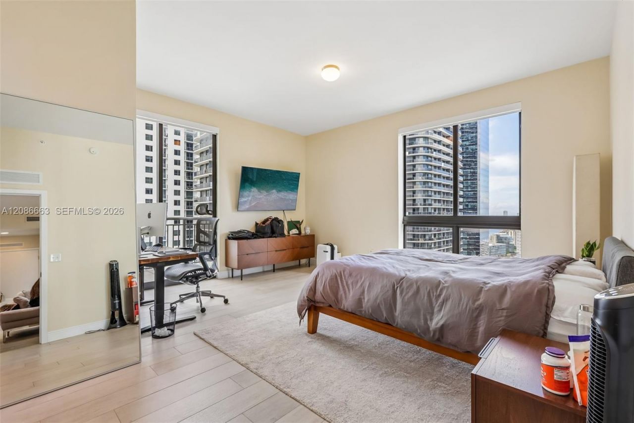 999 SW 1st Ave, Unit UPH12, Miami, FL 33130 Photo