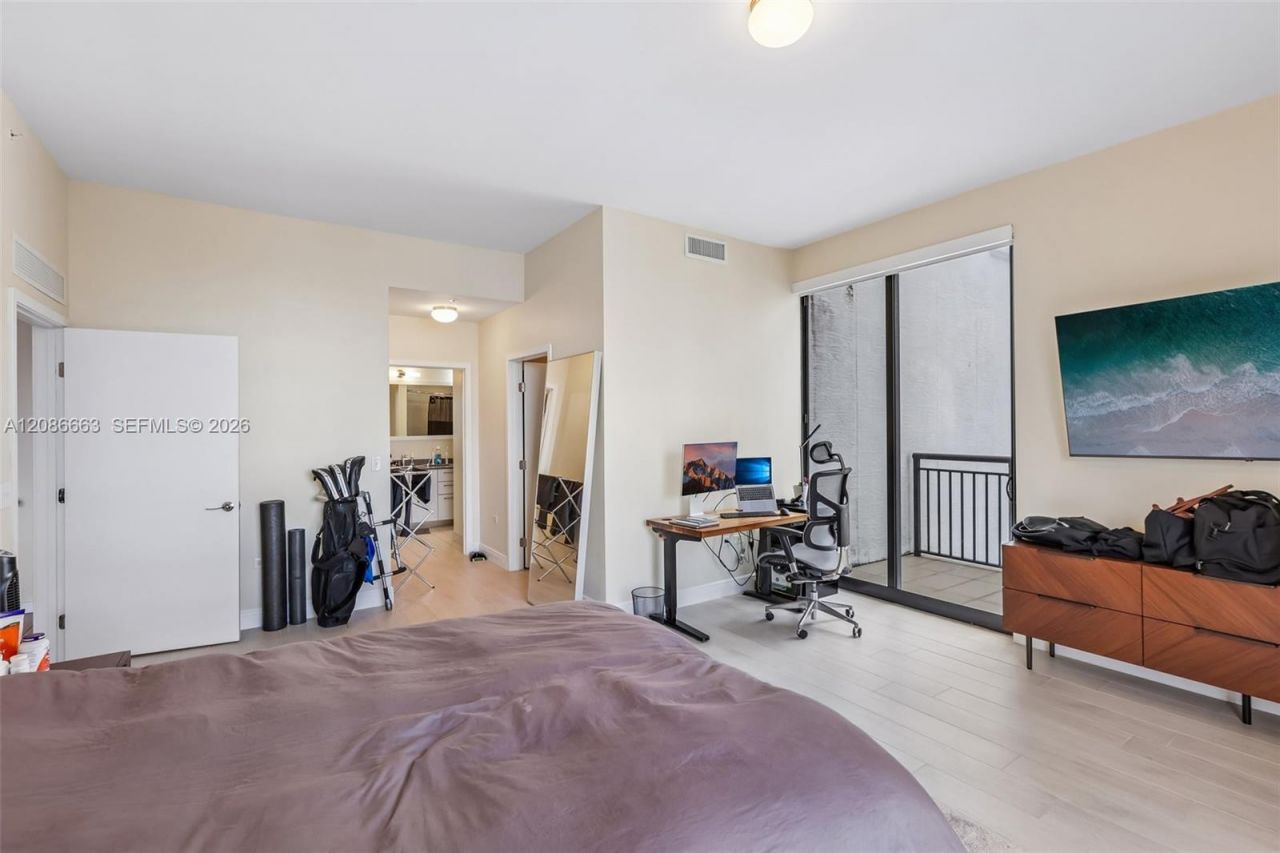 999 SW 1st Ave, Unit UPH12, Miami, FL 33130 Photo
