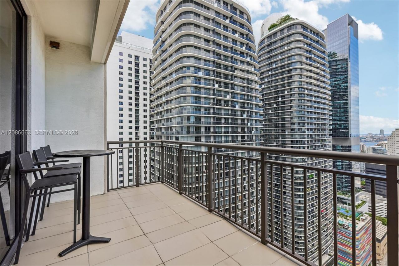 999 SW 1st Ave, Unit UPH12, Miami, FL 33130 Photo