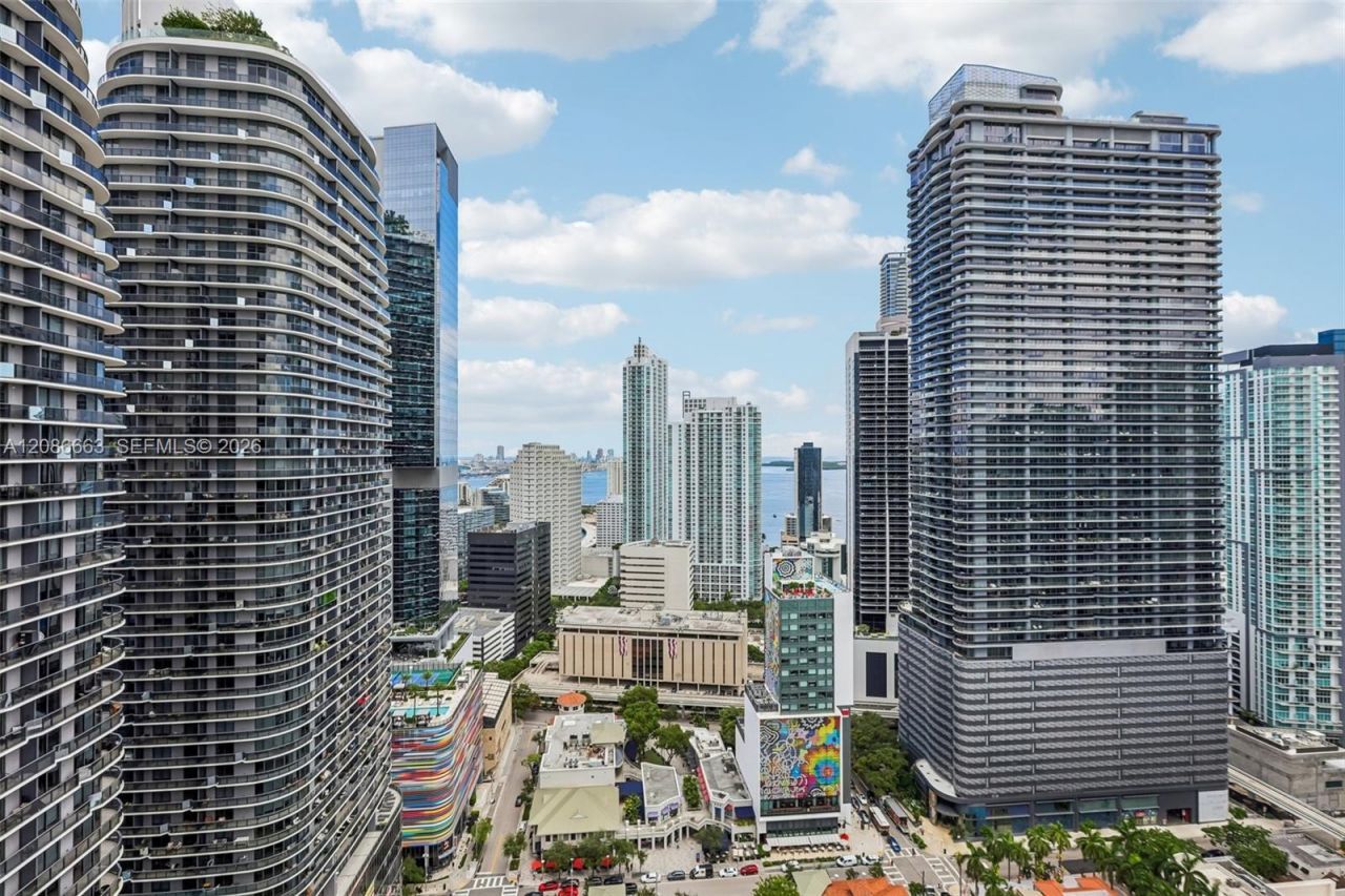 999 SW 1st Ave, Unit UPH12, Miami, FL 33130 Photo