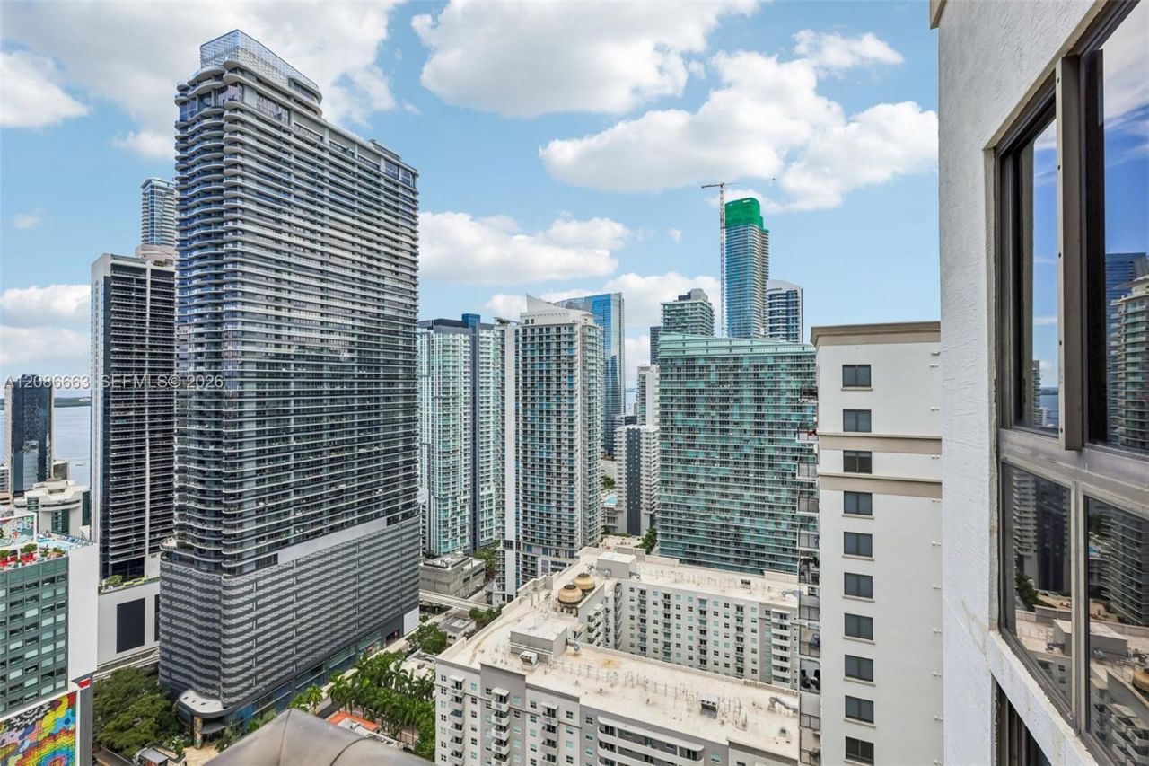 999 SW 1st Ave, Unit UPH12, Miami, FL 33130 Photo