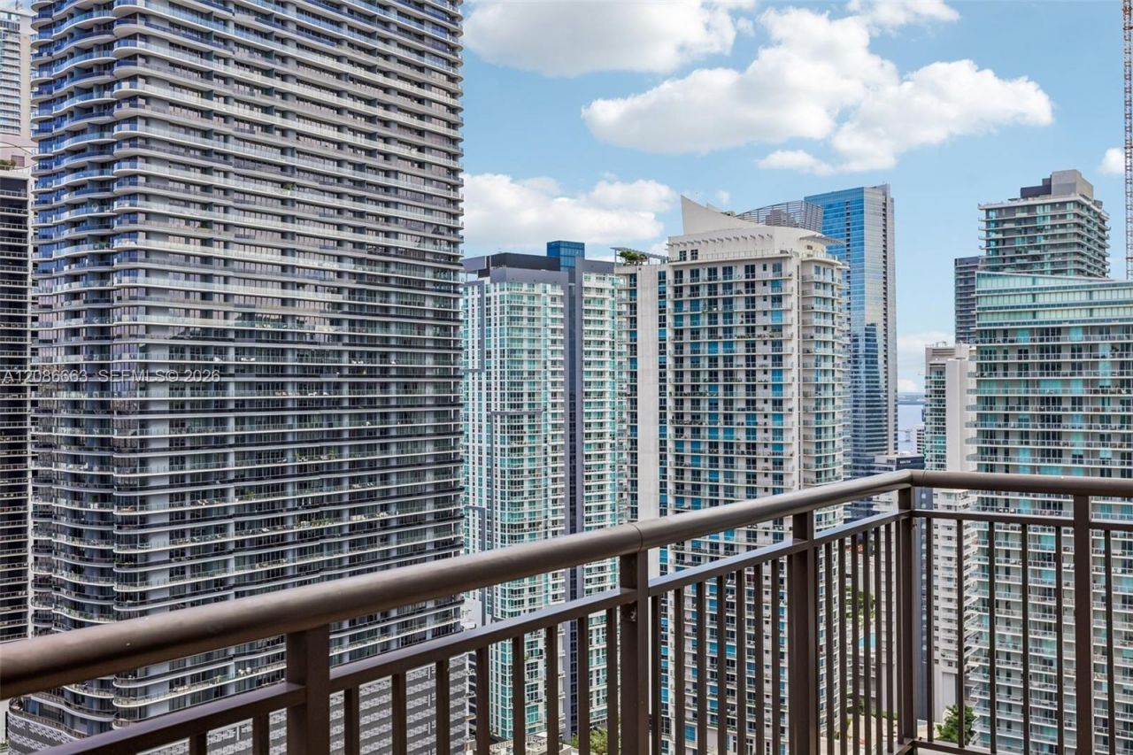 999 SW 1st Ave, Unit UPH12, Miami, FL 33130 Photo