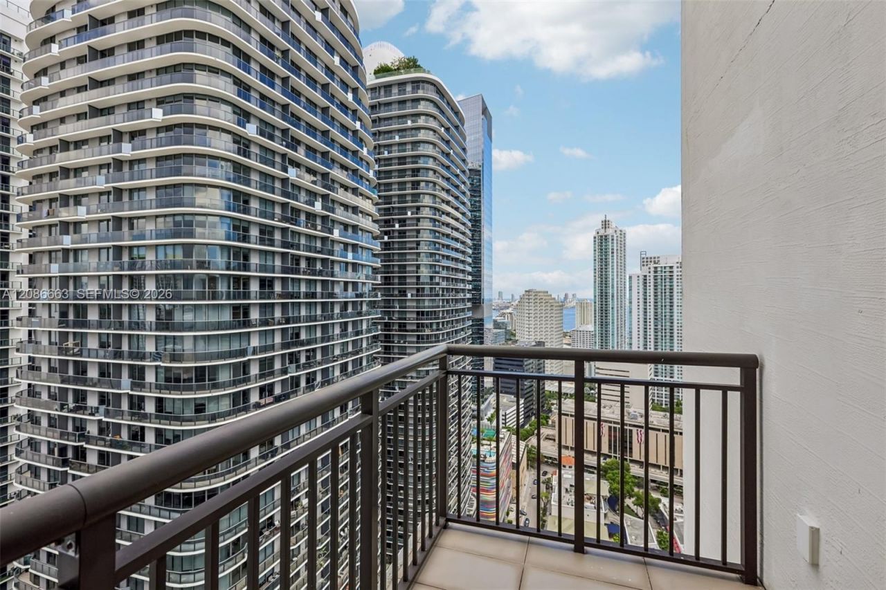 999 SW 1st Ave, Unit UPH12, Miami, FL 33130 Photo