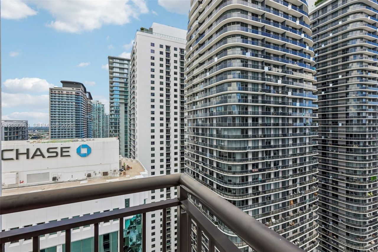 999 SW 1st Ave, Unit UPH12, Miami, FL 33130 Photo