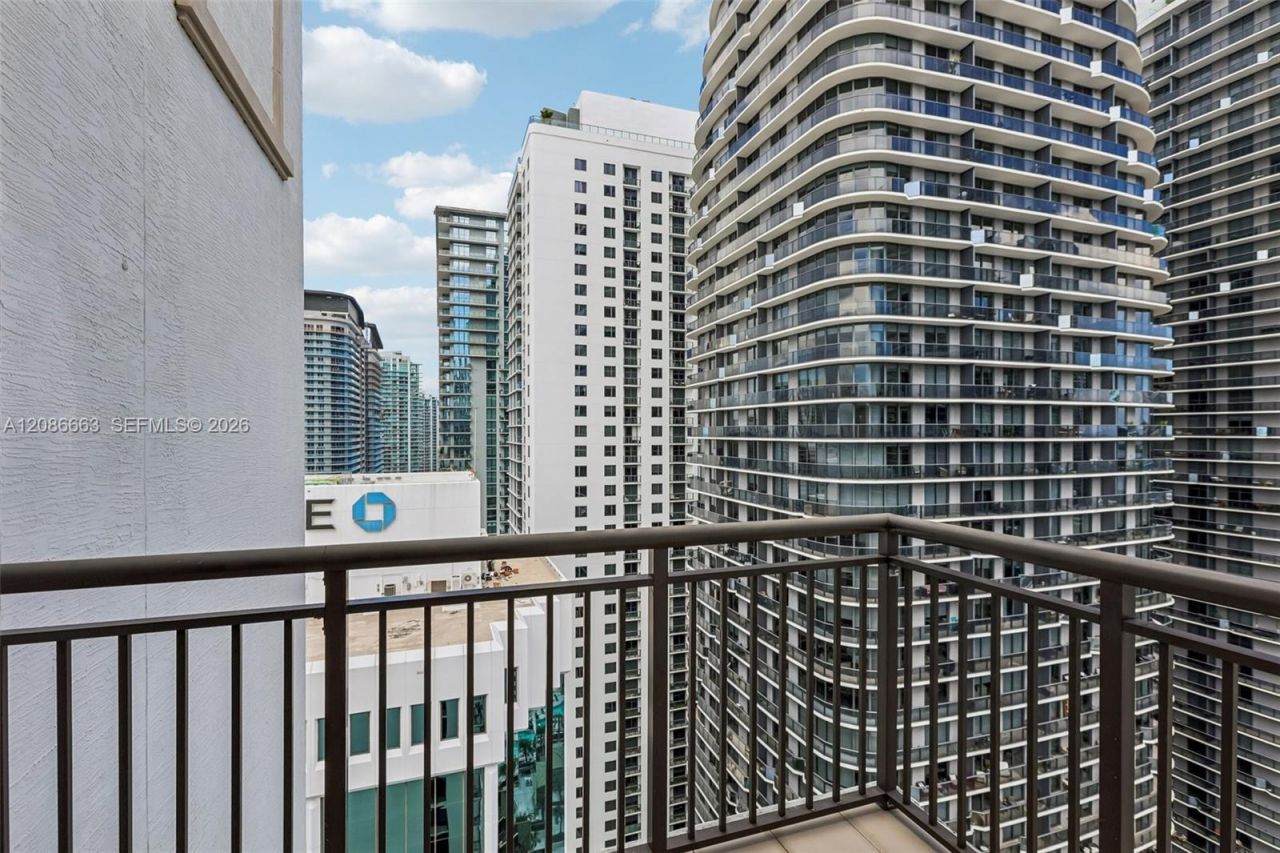 999 SW 1st Ave, Unit UPH12, Miami, FL 33130 Photo