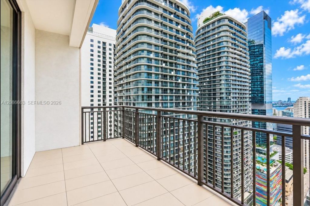 999 SW 1st Ave, Unit UPH12, Miami, FL 33130 Photo
