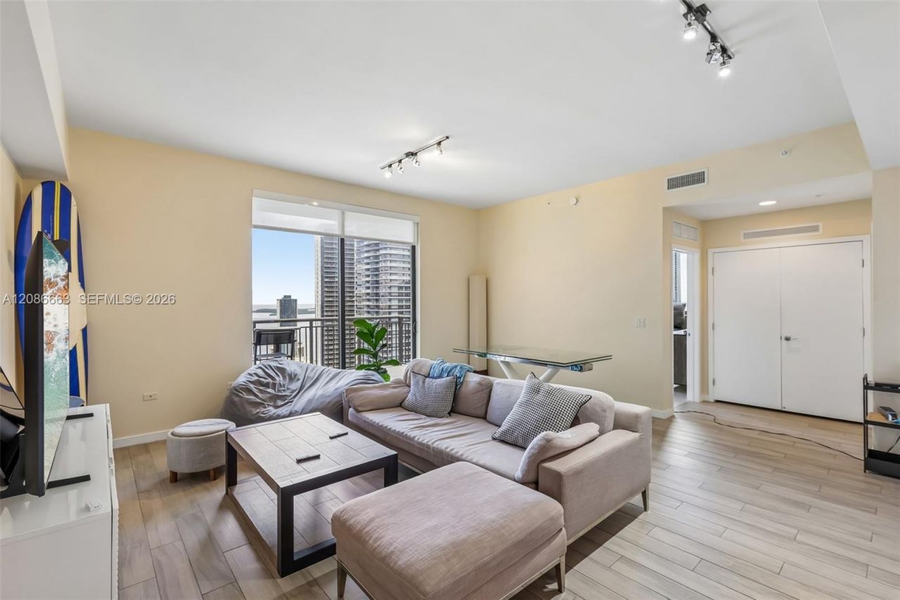 999 SW 1st Ave, Unit UPH12, Miami, FL 33130 Photo