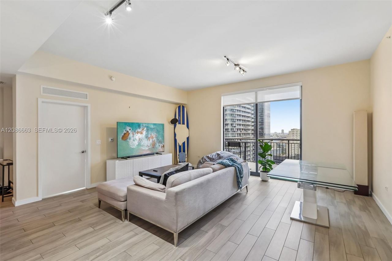 999 SW 1st Ave, Unit UPH12, Miami, FL 33130 Photo
