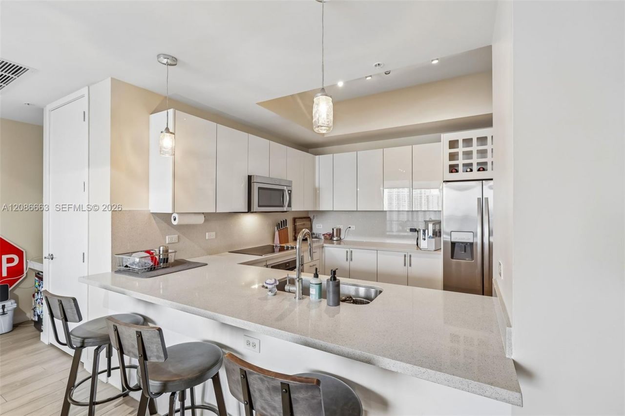 999 SW 1st Ave, Unit UPH12, Miami, FL 33130 Photo