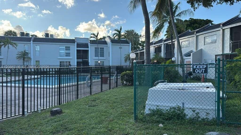 4527 Treehouse Ln, Unit 3B, Tamarac, FL 33319 Photo