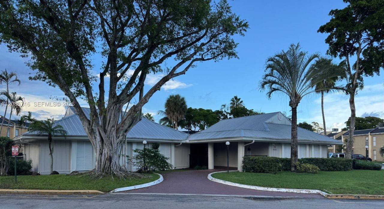 4527 Treehouse Ln, Unit 3B, Tamarac, FL 33319 Photo