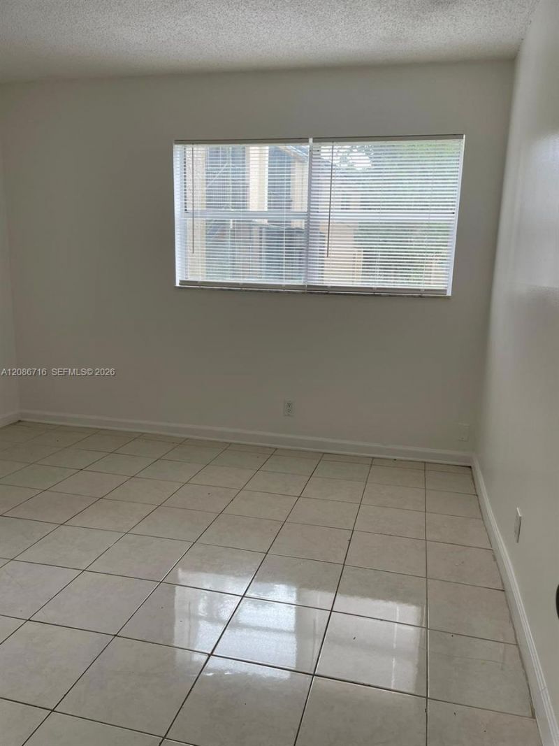 4527 Treehouse Ln, Unit 3B, Tamarac, FL 33319 Photo