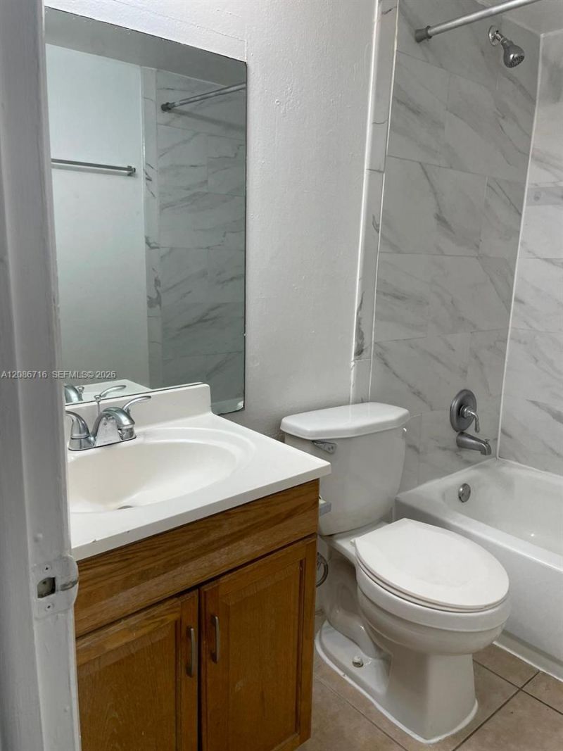 4527 Treehouse Ln, Unit 3B, Tamarac, FL 33319 Photo