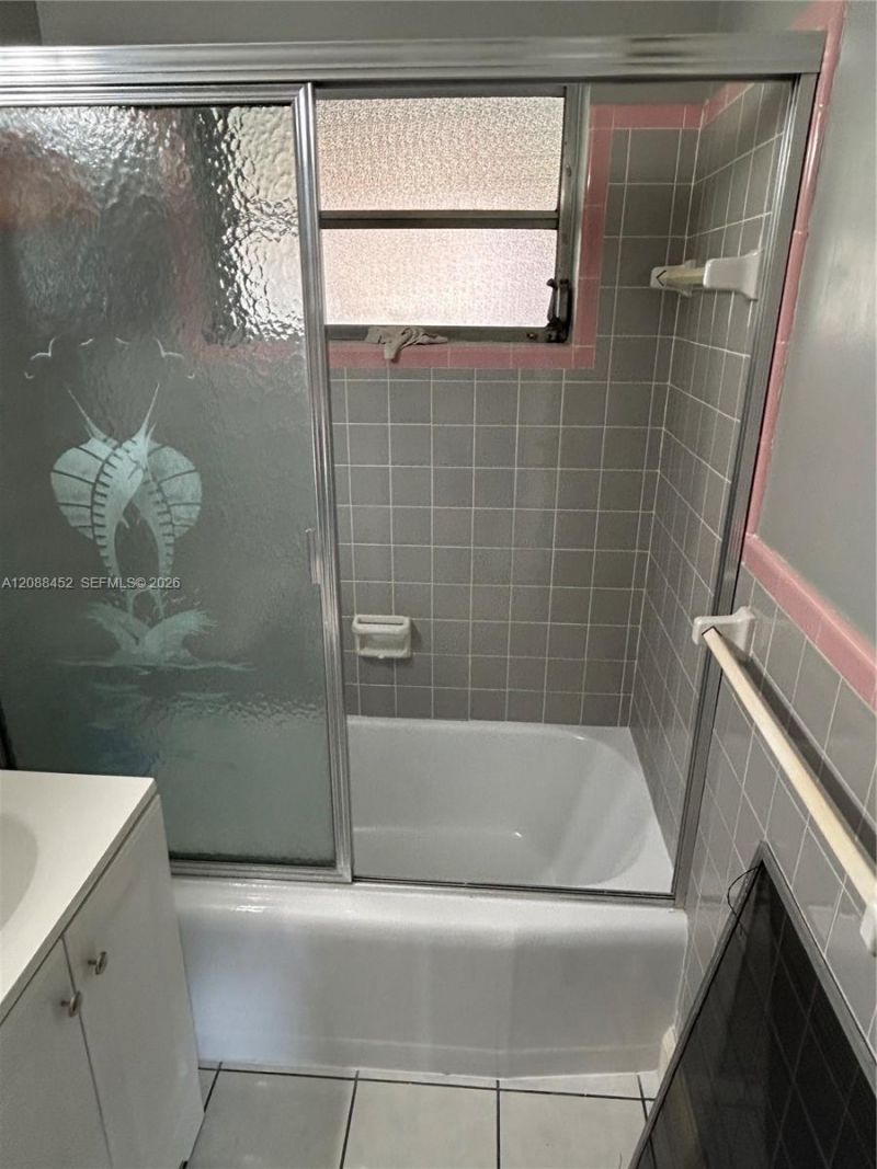 5372 W 4th Ln, Hialeah, FL 33012 Photo