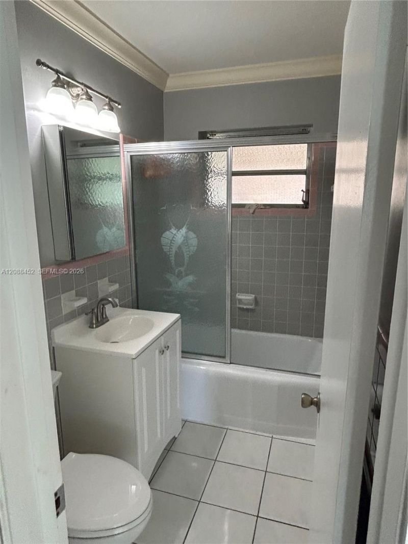 5372 W 4th Ln, Hialeah, FL 33012 Photo