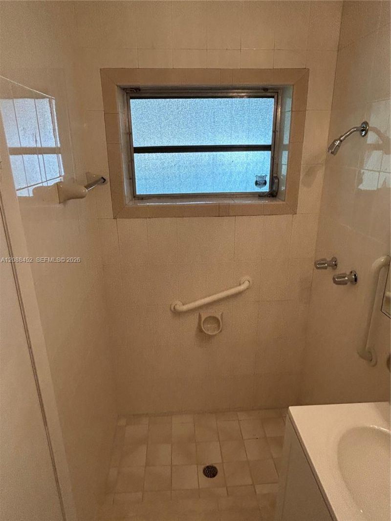 5372 W 4th Ln, Hialeah, FL 33012 Photo