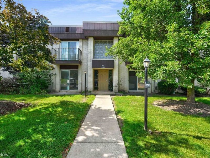 8635 N Akins Road, Unit 202, North Royalton, OH 44133 Photo 1