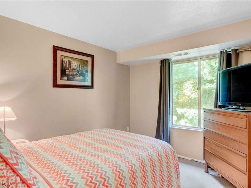 8635 N Akins Road, Unit 202, North Royalton, OH 44133 Photo 11