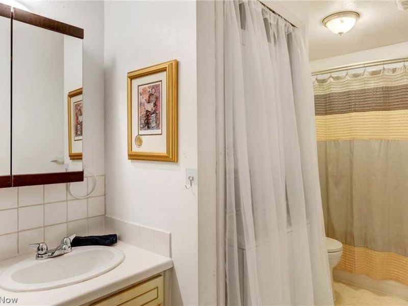 8635 N Akins Road, Unit 202, North Royalton, OH 44133 Photo 15