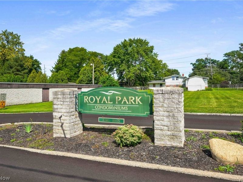 8635 N Akins Road, Unit 202, North Royalton, OH 44133 Photo 2