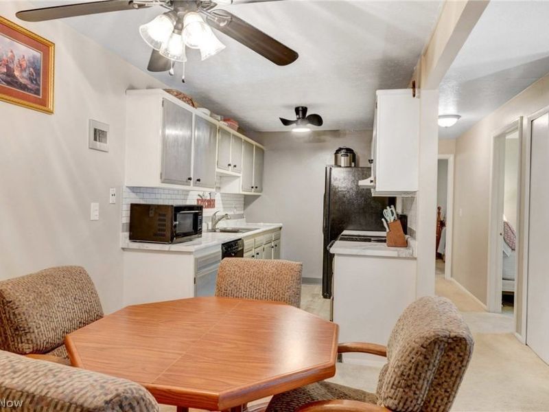8635 N Akins Road, Unit 202, North Royalton, OH 44133 Photo 4