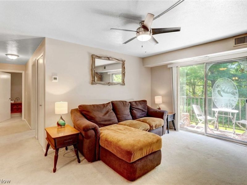 8635 N Akins Road, Unit 202, North Royalton, OH 44133 Photo 9