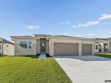 5540 N 213 Avenue, Elkhorn, NE 68022