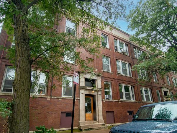 1057 W Berwyn Avenue, Unit 3, Chicago, IL 60640