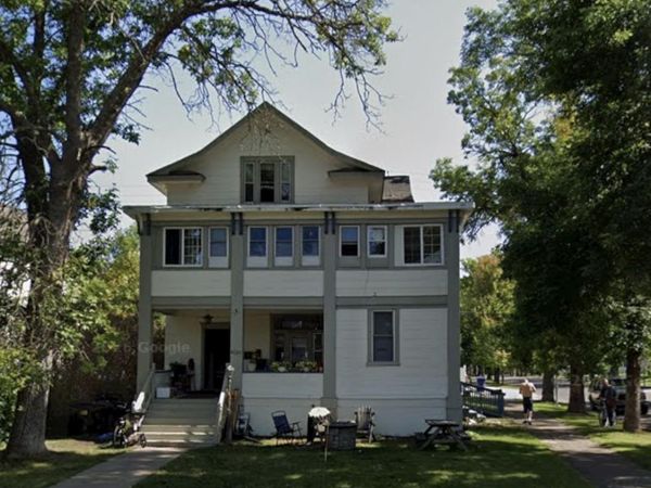 2126 3rd Avenue E, Hibbing, MN 55746