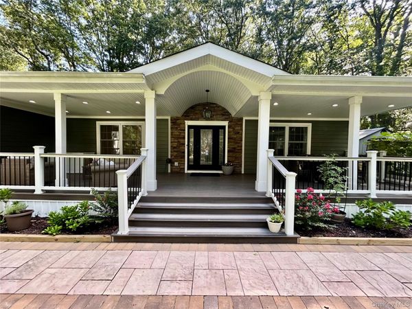 5 Cricket Hollow Road, Setauket, NY 11733