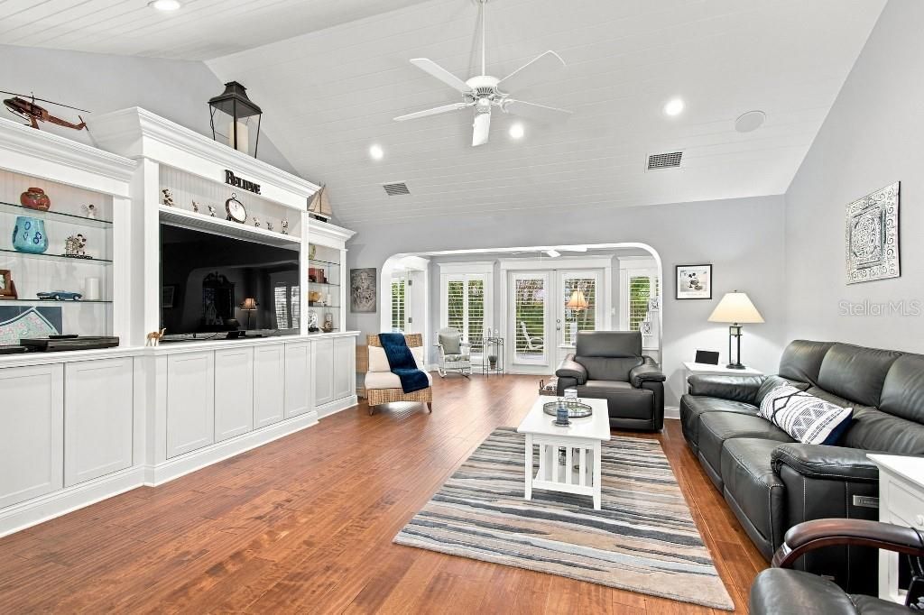 8643 Piper Lane, Seminole, FL 33777 Photo