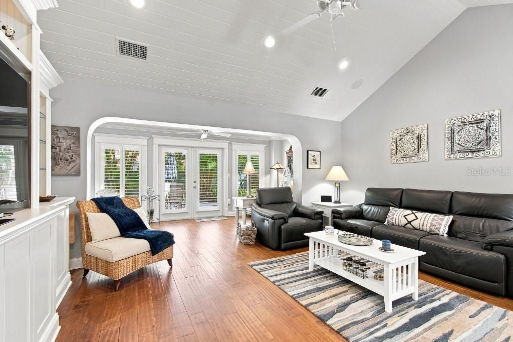 8643 Piper Lane, Seminole, FL 33777 Photo