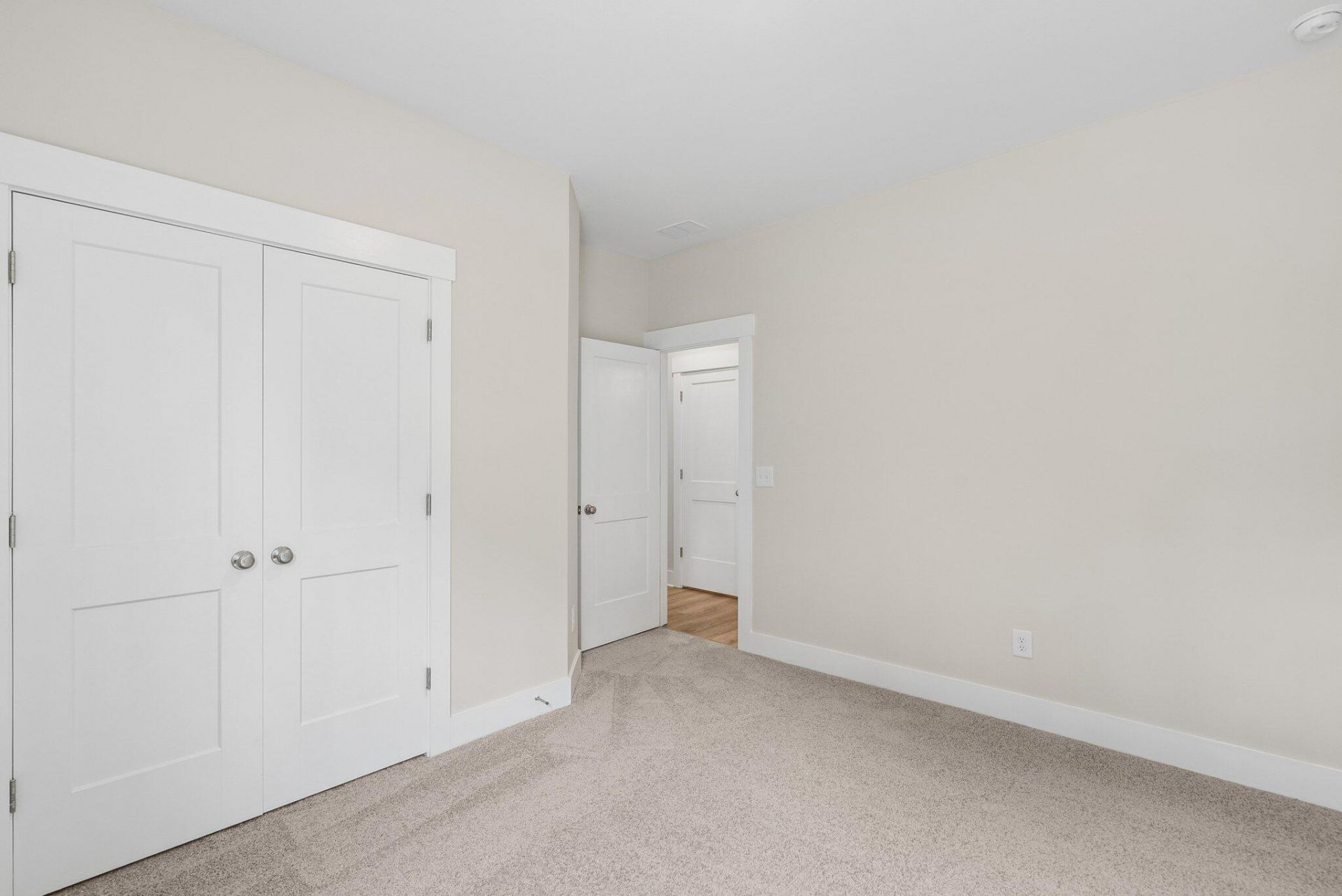 266 Newtown Creek Drive Photo 25
