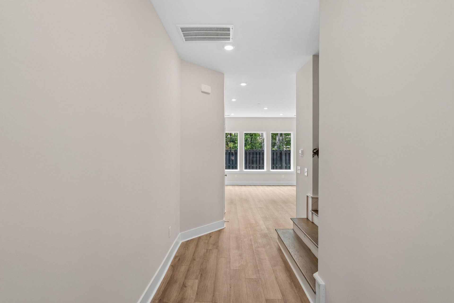 266 Newtown Creek Drive Photo 5