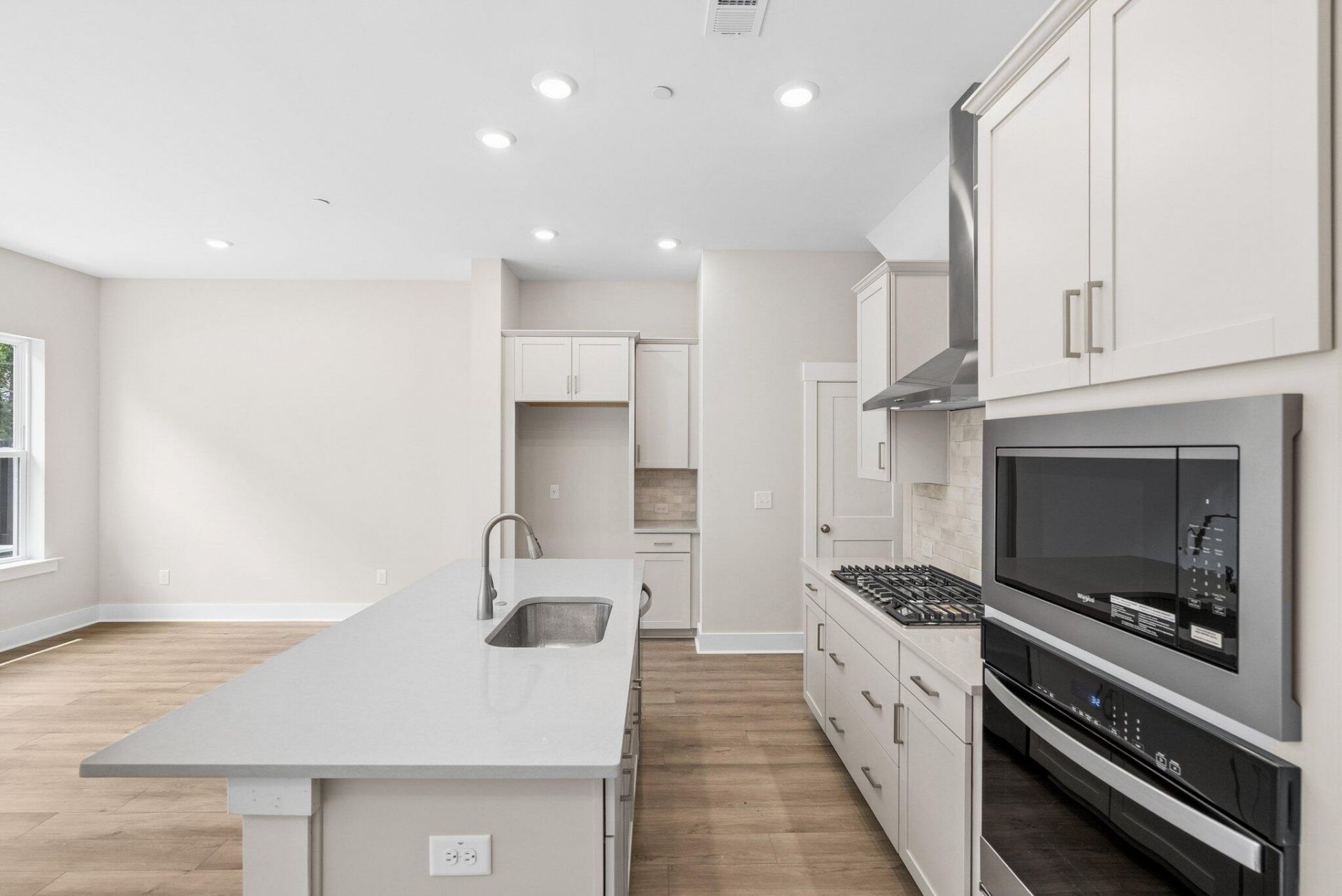 266 Newtown Creek Drive Photo 9