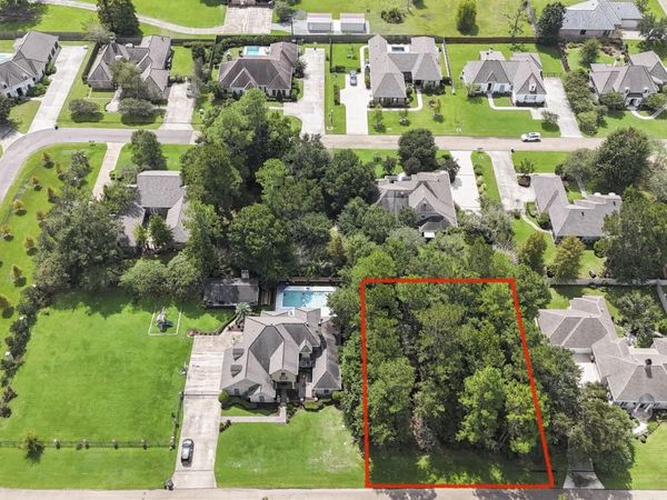 19083 Country Club Ln, Hammond, LA 70401