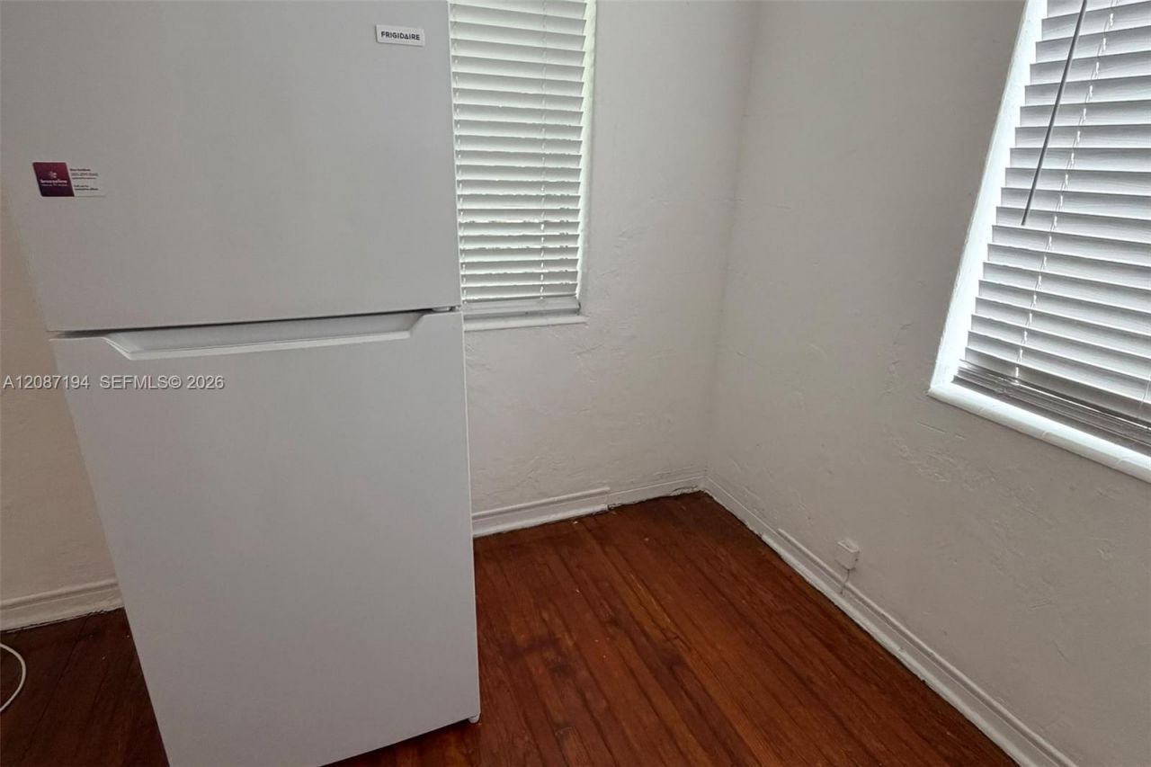 8020 Abbott Ave, Unit 7, Miami Beach, FL 33141 Photo