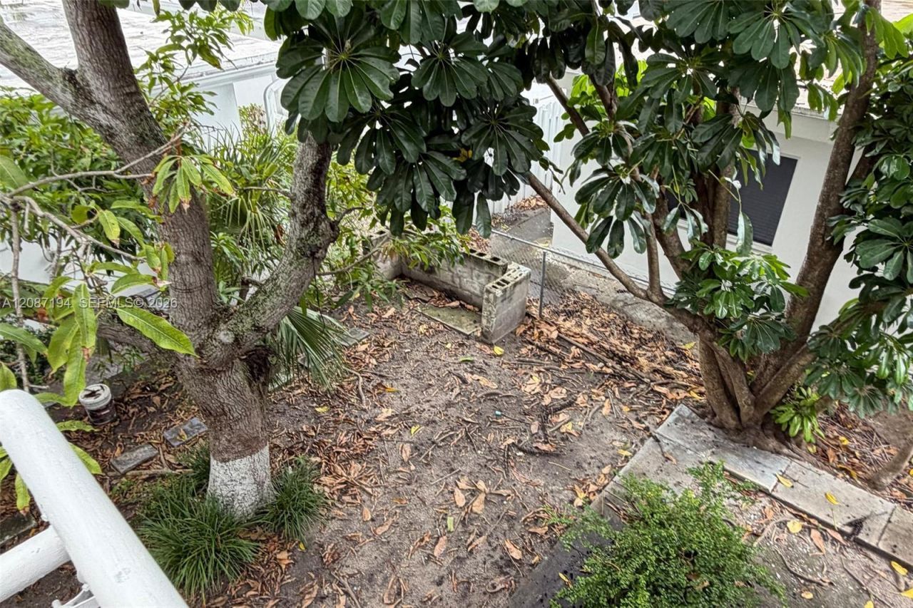 8020 Abbott Ave, Unit 7, Miami Beach, FL 33141 Photo