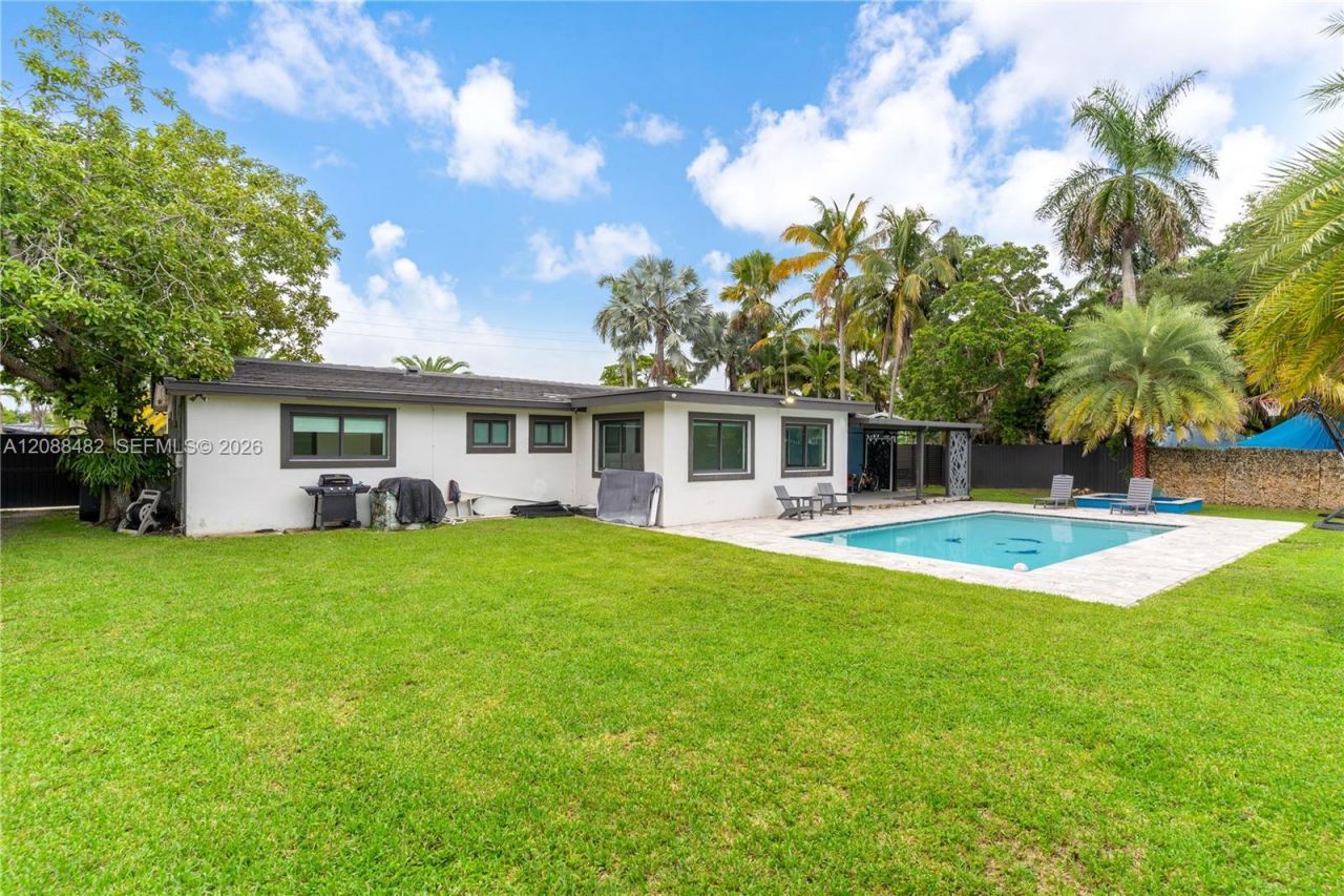 18731 SW 87th Ave, Cutler Bay, FL 33157 Photo