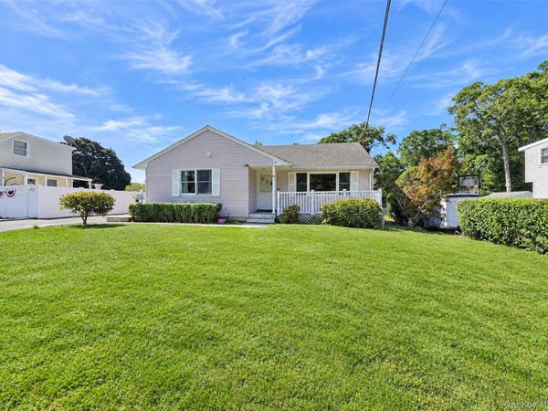 80 Carroll Avenue , Ronkonkoma, NY 11779