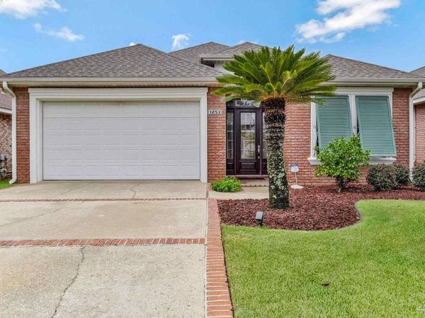 1253 Autumn Breeze Cir, Gulf Breeze, FL 32563