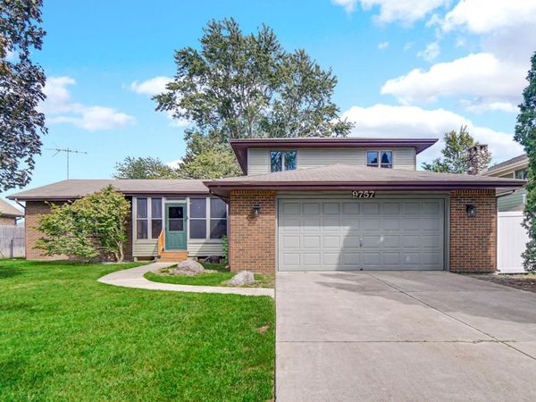 9757 Redbud Road , Munster, IN 46321