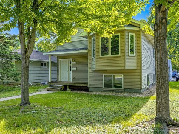 1077 26th Avenue SE, Minneapolis, MN 55414