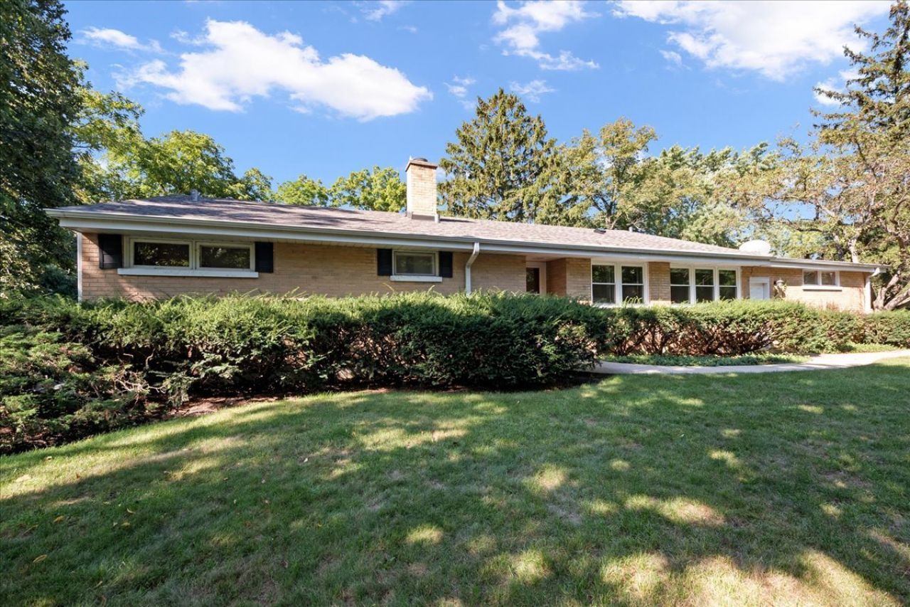 100 Green Bay Road, Highland Park, IL 60035 Main Photo
