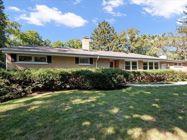 100 Green Bay Road , Highland Park, IL 60035