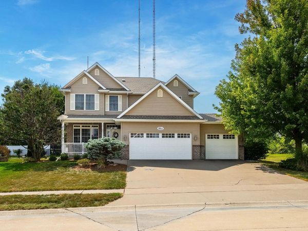 3911 Sparrow Court , Bettendorf, IA 52722