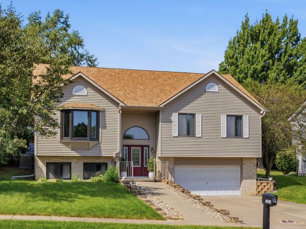 2923 PROVENCE, Muscatine, IA 52761
