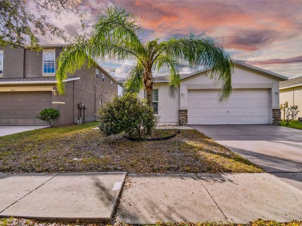 7956 CARRIAGE POINTE DRIVE , GIBSONTON, FL 33534